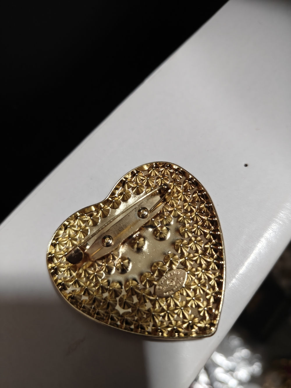 Costume Chanell Gold Heart Crystal Pin/ Necklace - Gold Tone - Picture 3 of 4